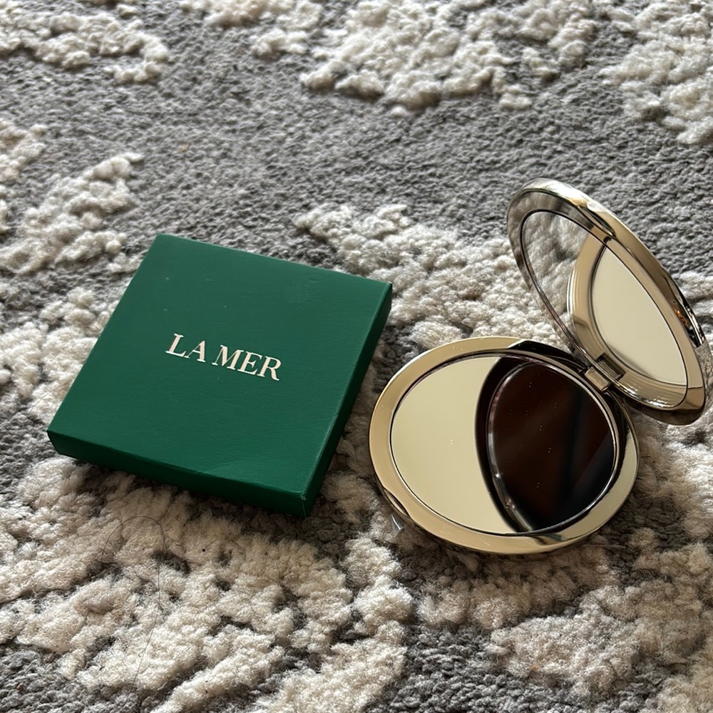 La Mer Silver makeup mirror